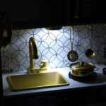 Puidust/MDF laste mänguköök külmiku,tahvi  ja kuldsete tarvikutega.Tasuta kulleriga koju