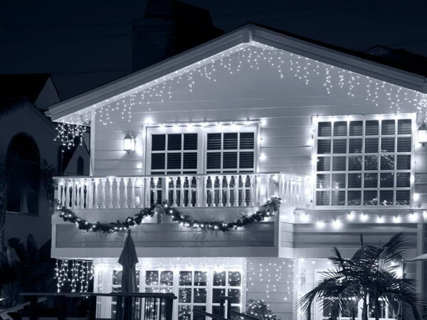 Jõulutuled,jääpurika​d 300led,15m.,külm valge-flash.