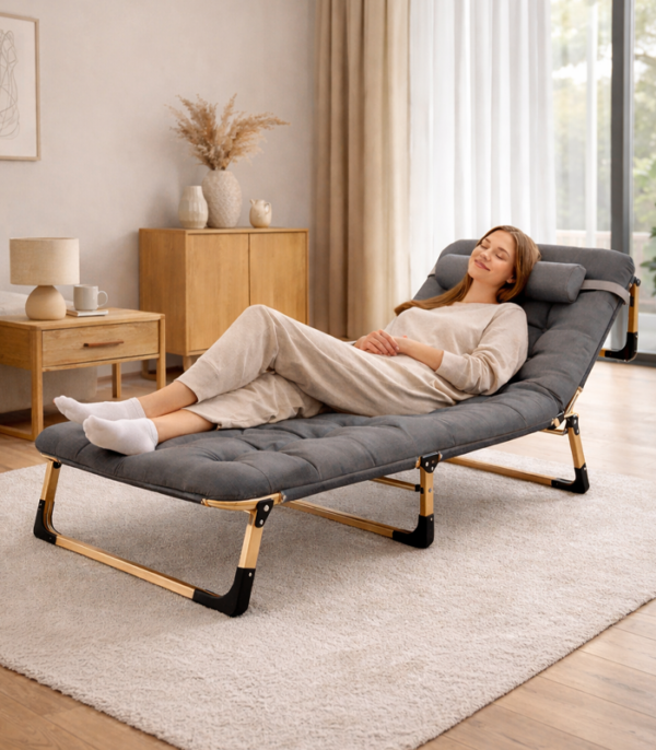 Matkavoodi/välivoodi madratsiga.Must ja hall.